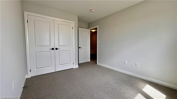 Property Photo:  155 Equestrian Way 51  ON N3E 0E8 