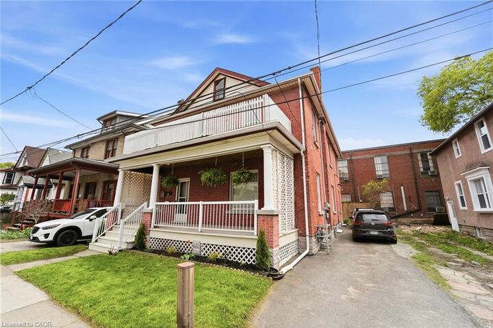 Property Photo:  15 Avenue Place  ON L3B 4B2 