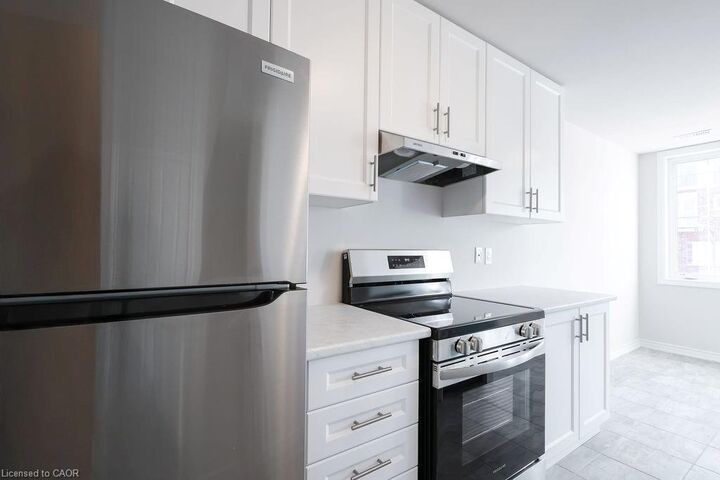 Property Photo: 677 Park Road N 57 ON N3R 0A2