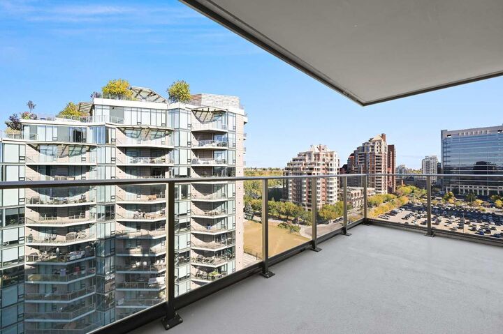 Property Photo: 730 2 Avenue SW 1102 AB T2P 1R8
