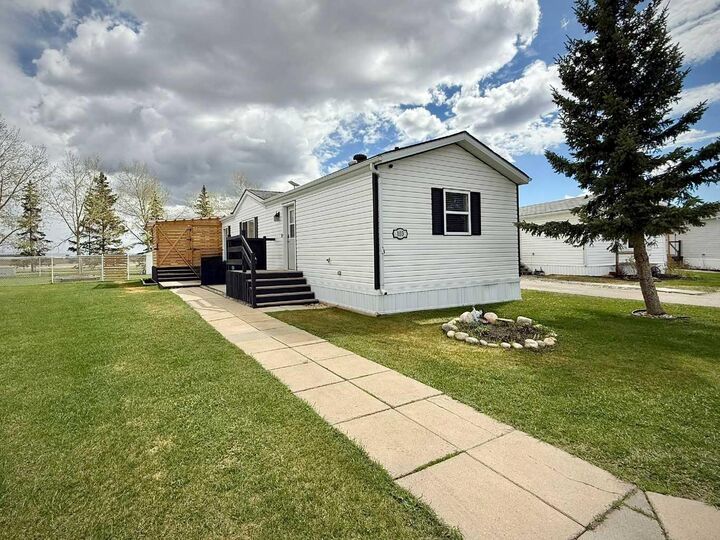 Property Photo:  103 Clark Crescent  AB T8V 2Z9 