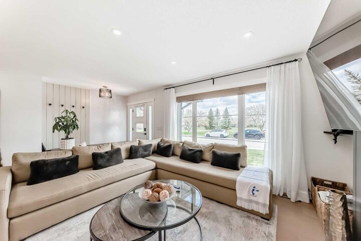 Property Photo:  19 Mackay Drive SW  AB T2V 2A3 