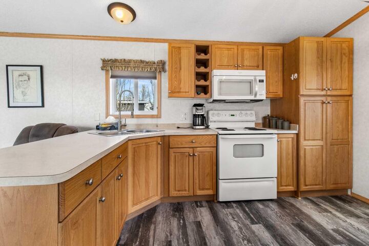 Property Photo: 10046 Township Road 422 46A AB T4R 3R5