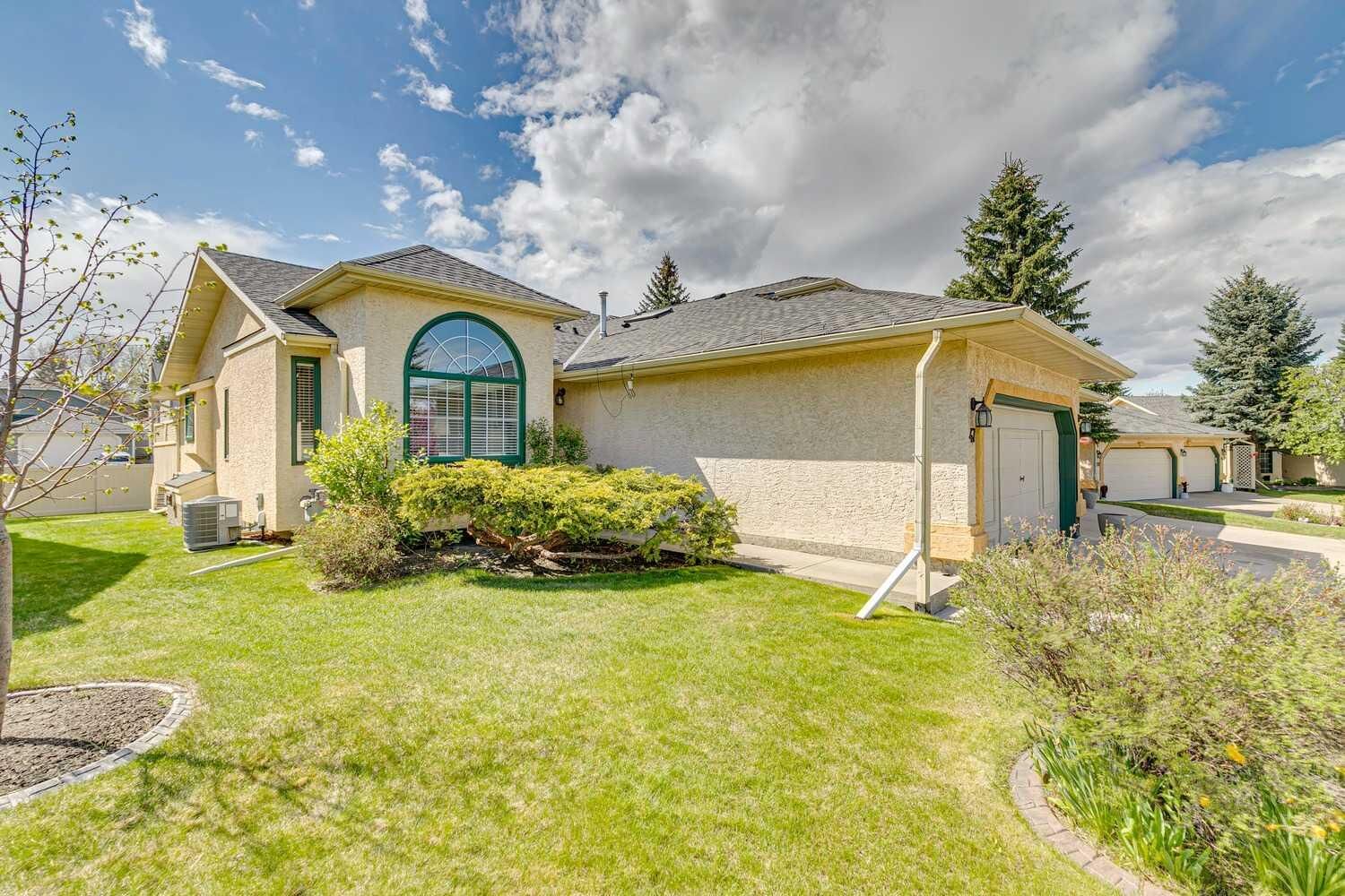 Property Photo: 47 Sunlake Close SE AB T2X 3H2