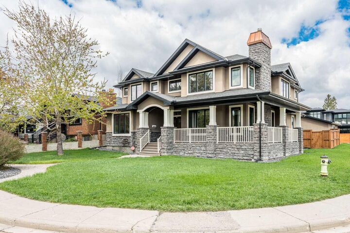 Property Photo:  5615 19 Street SW  AB T3E 1P4 