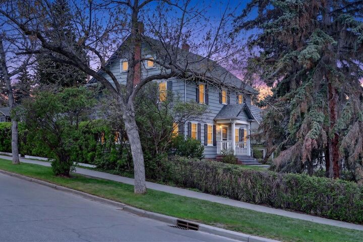 Property Photo: 1439 Shelbourne Street SW AB T3C 2L1