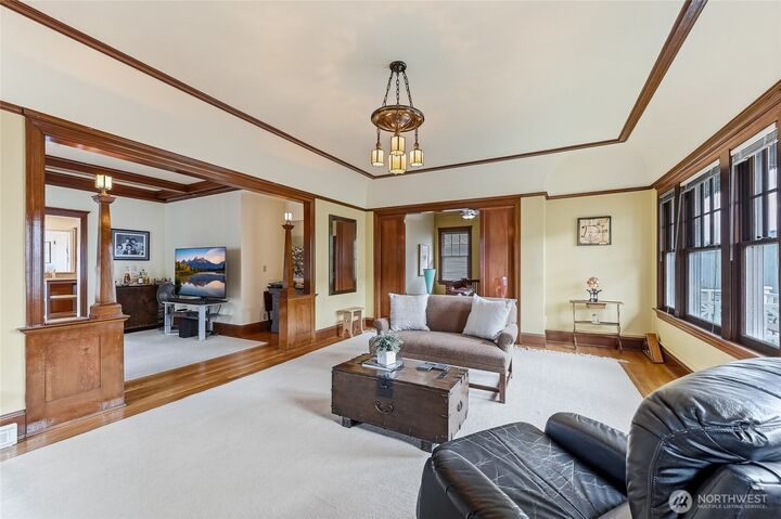 Property Photo: 2025 Boylston Avenue E WA 98102
