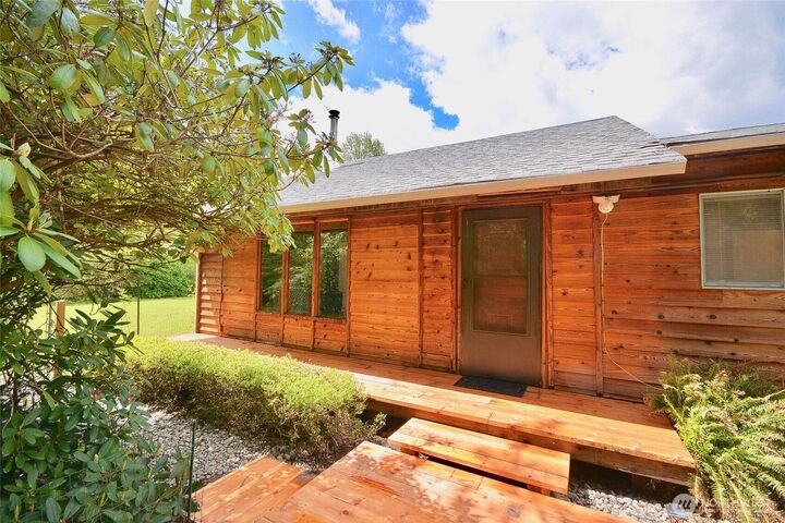 Property Photo:  14812  Fox Hill Road SE  WA 98597 