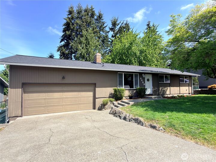 Property Photo: 2420 SW 326th Street WA 98023