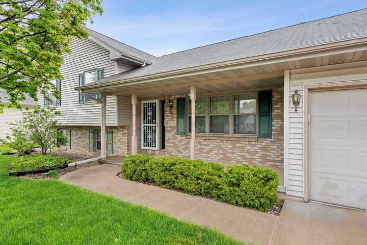 Property Photo:  2108 S Matthias Street  WI 54915-7227 