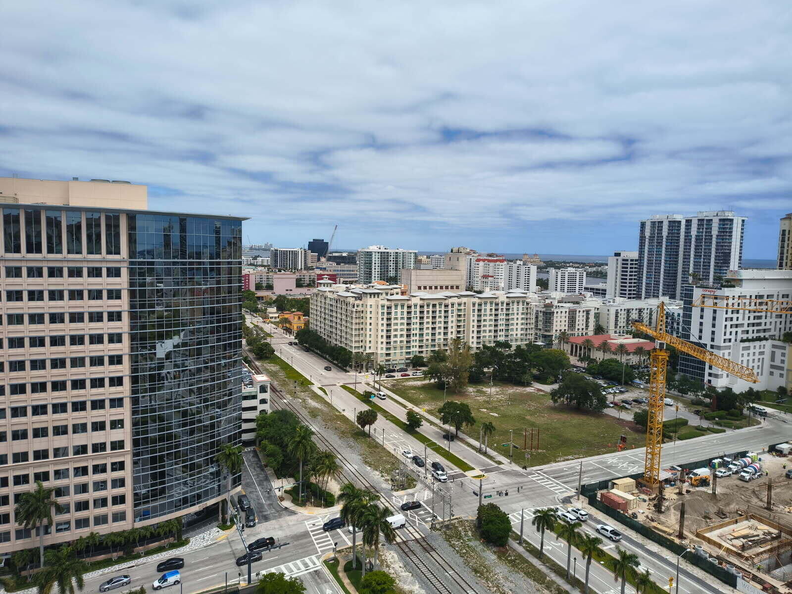 Property Photo:  550 Okeechobee Boulevard Uph-04  FL 33401 