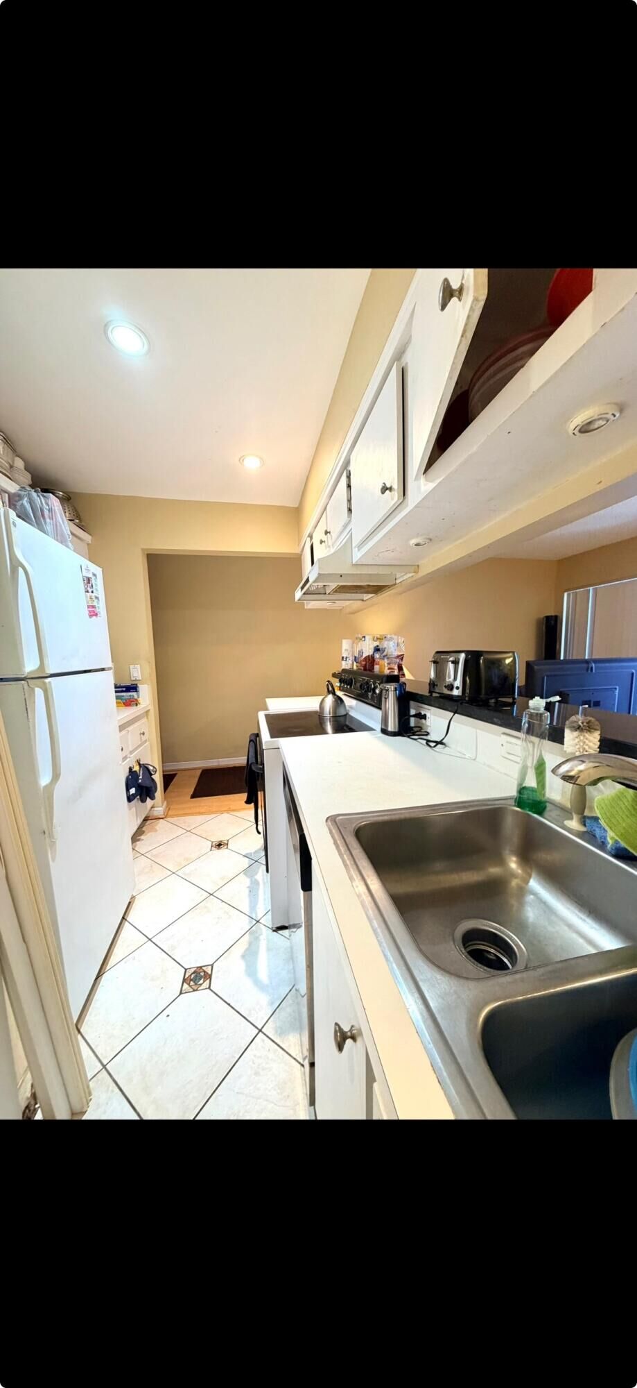 Property Photo:  5326 NE 6th H23  FL 33334 