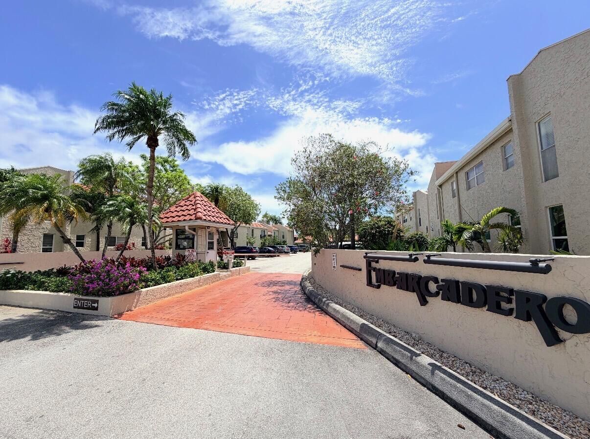 Property Photo:  5326 NE 6th H23  FL 33334 
