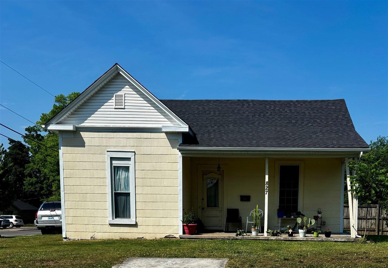 Property Photo:  827 E 15th Avenue  KY 42101 