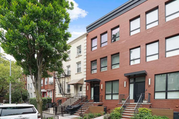 Property Photo:  85 Calyer Street  NY 11222 