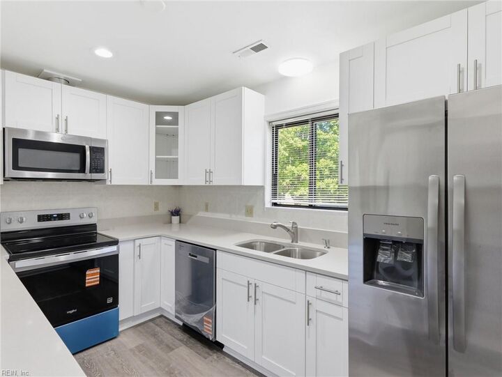Property Photo:  46 James Sq  VA 23185 