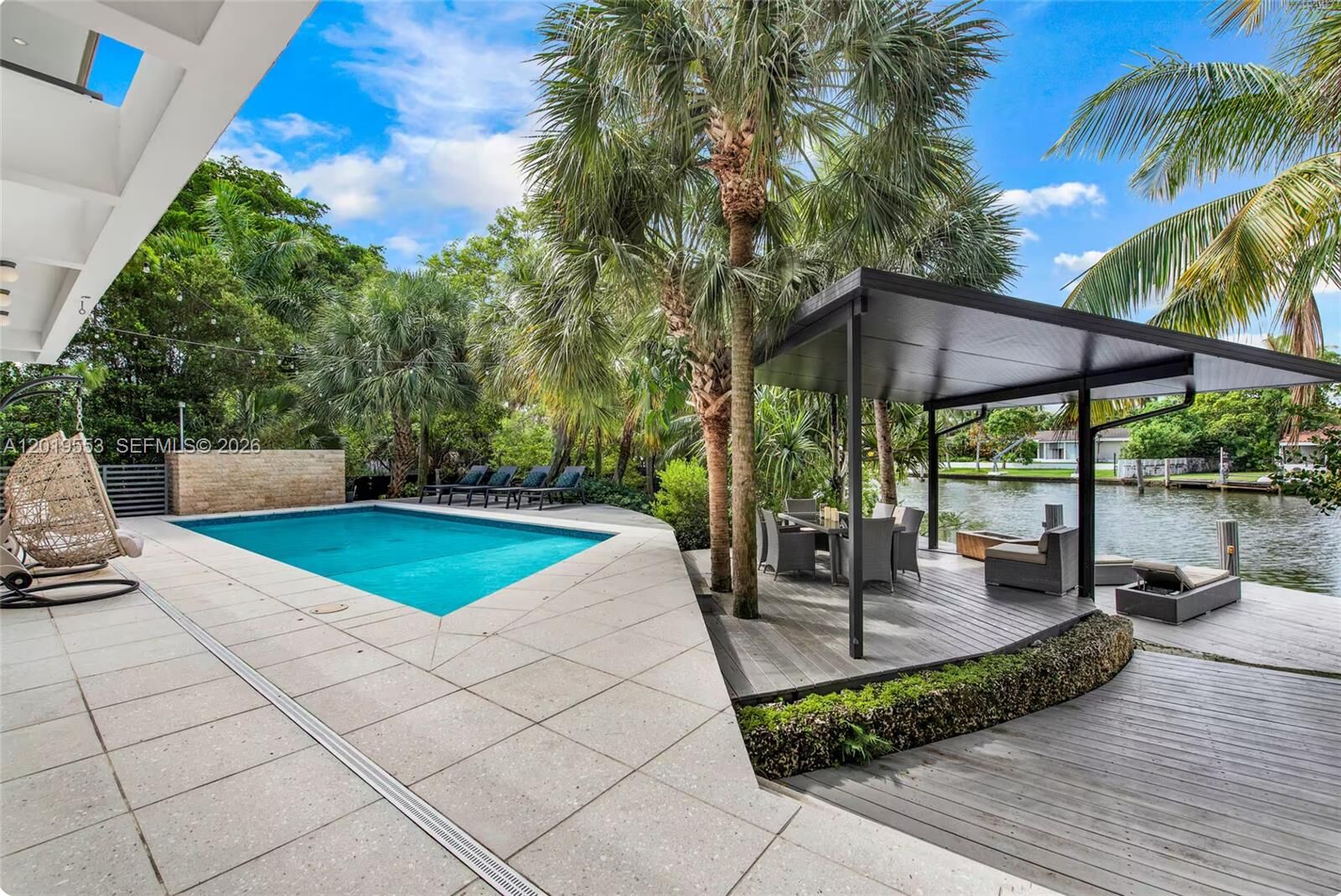 Property Photo:  994-990 NE 78th  FL 33138 