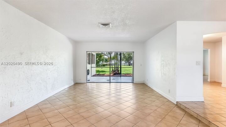 Property Photo: 500 NW 96th Ter FL 33024