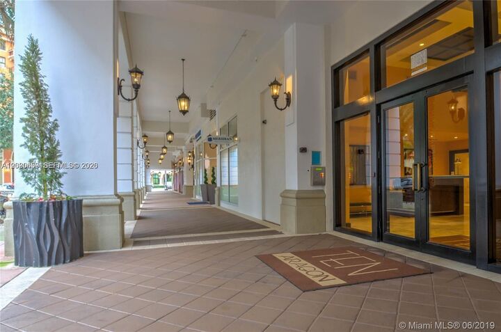 Property Photo: 10 Aragon Ave 1018 FL 33134