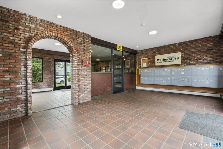 Property Photo: 755 Wethersfield Avenue B8 CT 06114