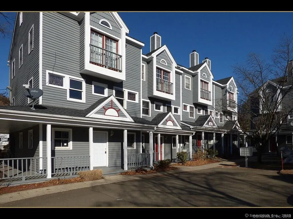 Property Photo:  433 Blake Street 433  CT 06515 