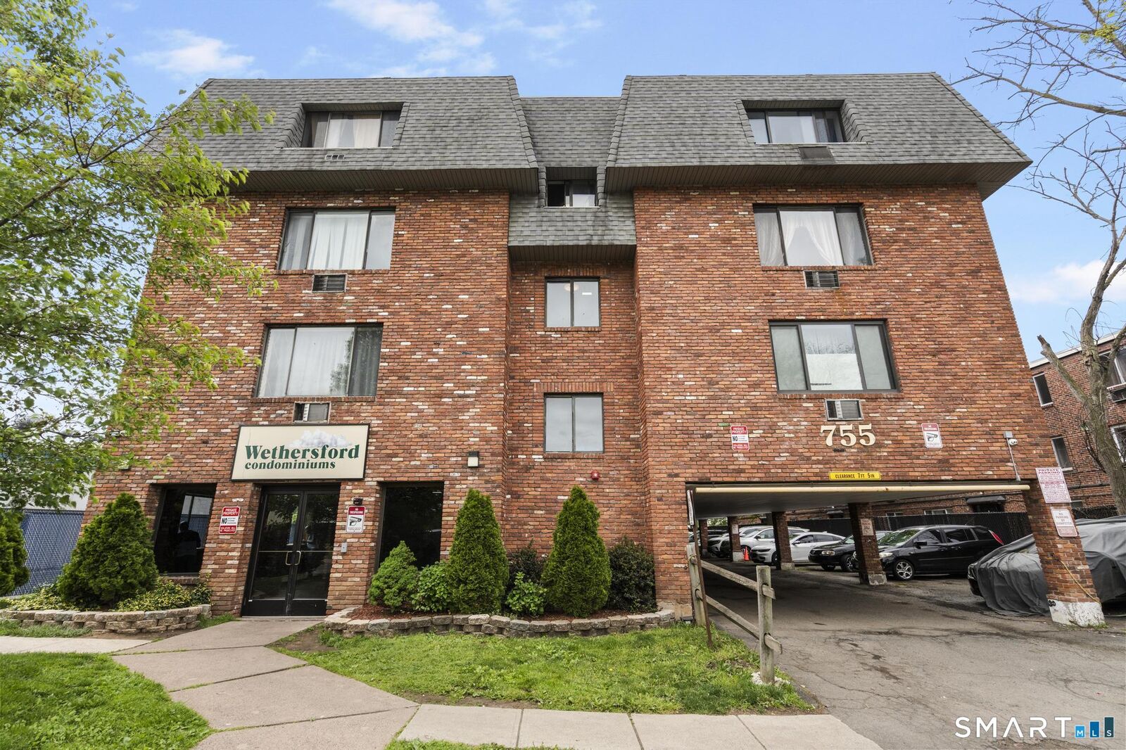 Property Photo: 755 Wethersfield Avenue C15 CT 06114