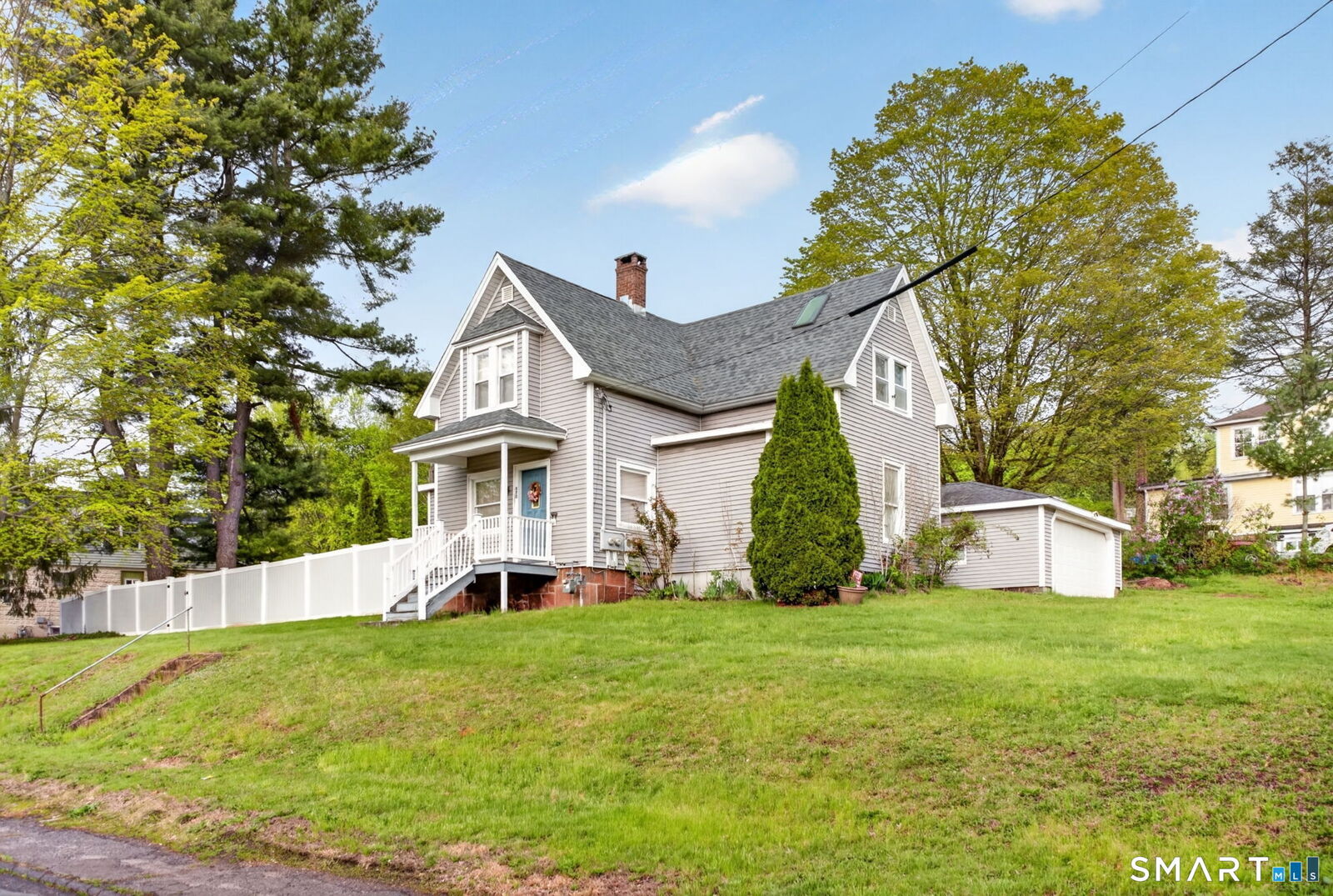 Property Photo: 670 Hanover Road CT 06451
