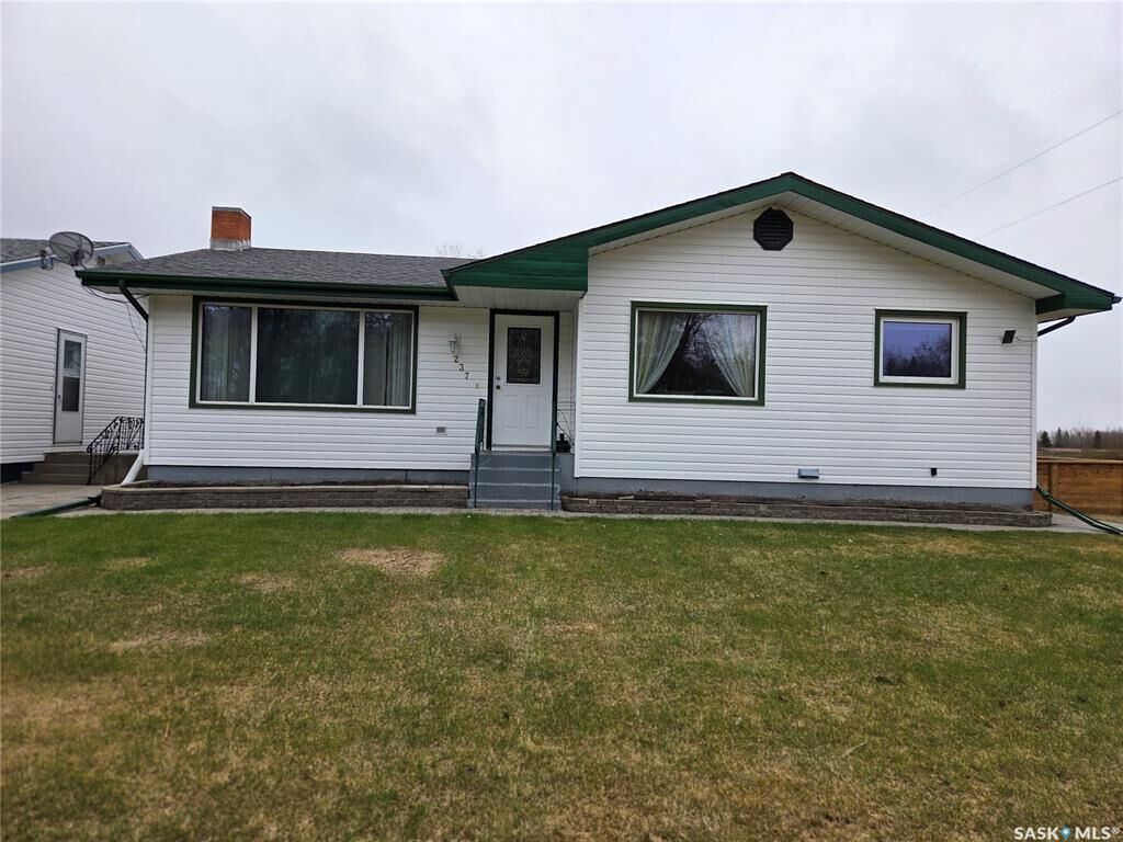 Property Photo: 237 3rd Street NW SK S0A 4J0