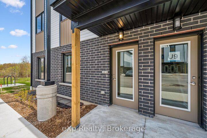 Property Photo: 465 Garafraxa Street W 10 ON N1M 1C6