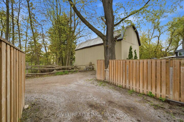 Property Photo: 52 Cambridge Street N ON K9V 4C7
