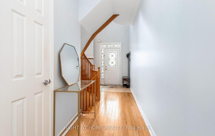 Property Photo: 3852 Bloomington Crescent ON L5M 0A3