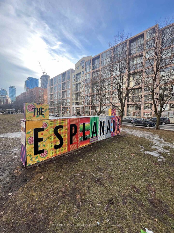 Property Photo: 65 Scadding Avenue Ph5 ON M5A 4L1