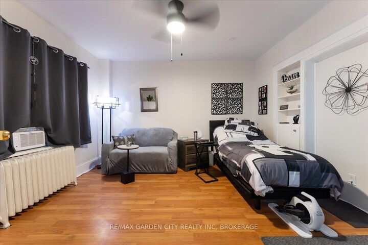Property Photo: 43 York Street ON L2R 6C2