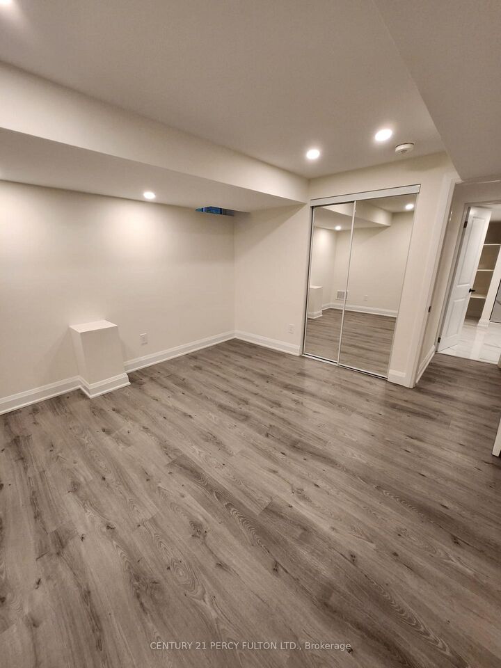 Property Photo: 212 River Ridge Boulevard Bsmnt ON L4G 7T7