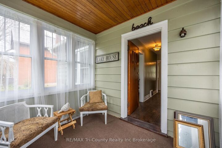 Property Photo: 33 Wellington Street ON N0J 1T0