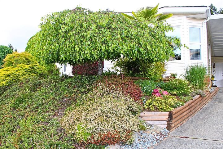 Property Photo:  1165 Morrell Cir  BC V9R 6K6 