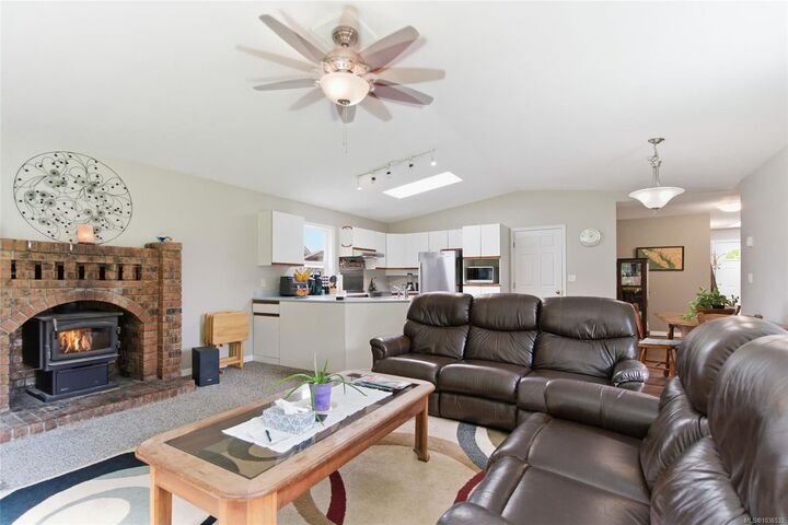 Property Photo: 1294 Gilley Cres BC V9P 1W5
