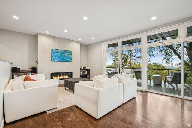 Property Photo: 1876 S 2600 E UT 84108