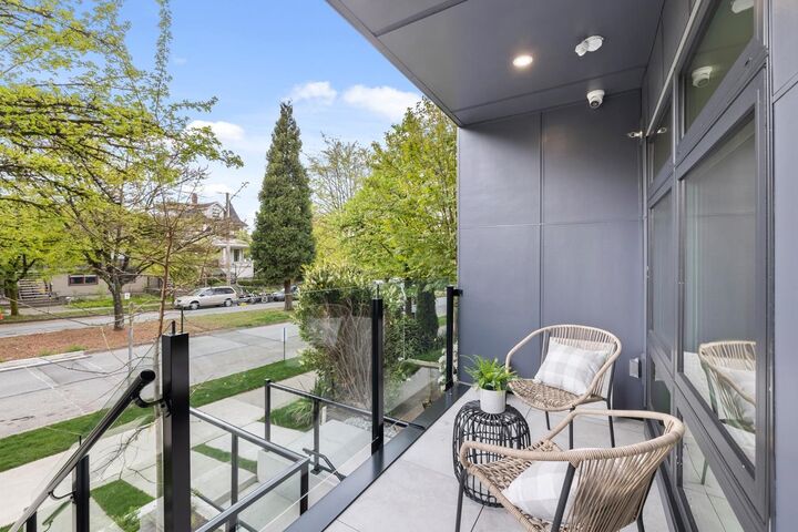 Property Photo: 2135 E Pender Street 201 BC V5L 1X3