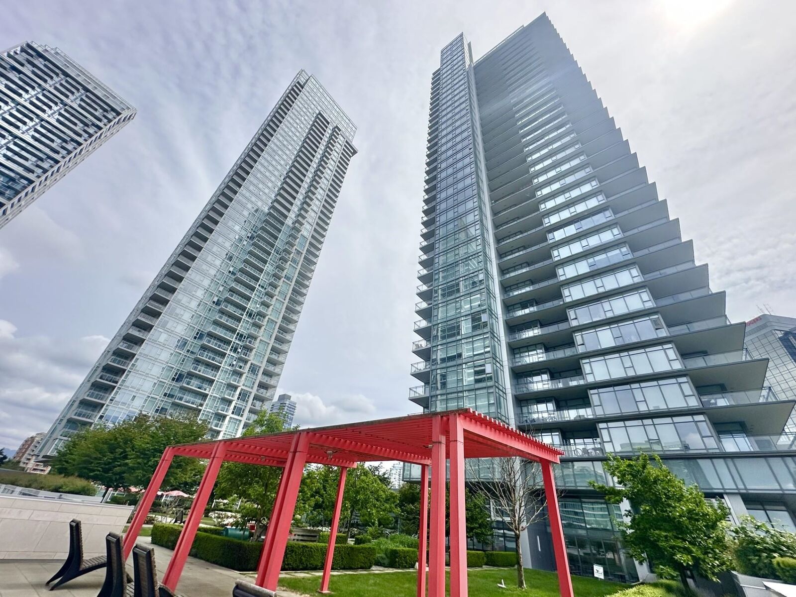 Property Photo:  6098 Station Street 1106  BC V5H 0H4 