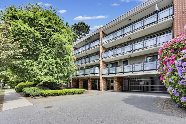 Property Photo: 360 E 2nd Street 310 BC V7L 4N6