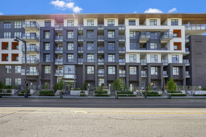 Photo de la propriété: 10829 140 Street E206 BC V3R 0H4