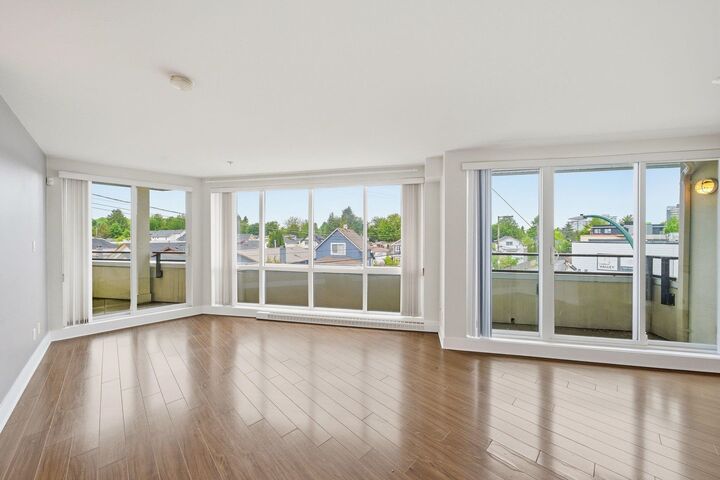 Property Photo:  4338 Commercial Street 201  BC V5N 4G6 