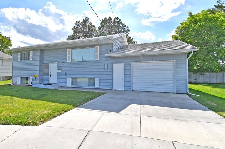 Property Photo: 1115 College Court WA 99403
