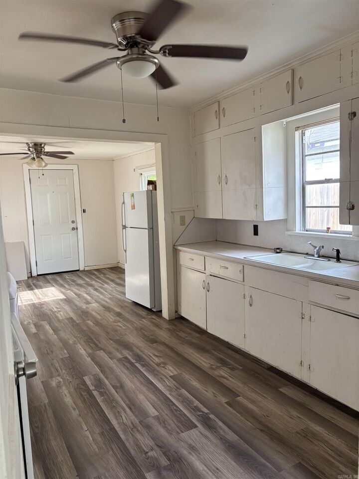Property Photo:  912 Ellen  AR 71753 