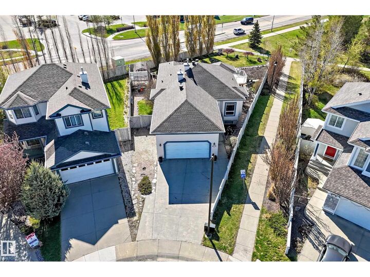 Property Photo: 576 Glenwright Cr NW AB T5P 4E6