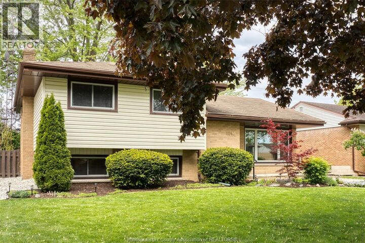 Property Photo:  1043 Westchester Drive  ON N8S 3Z1 
