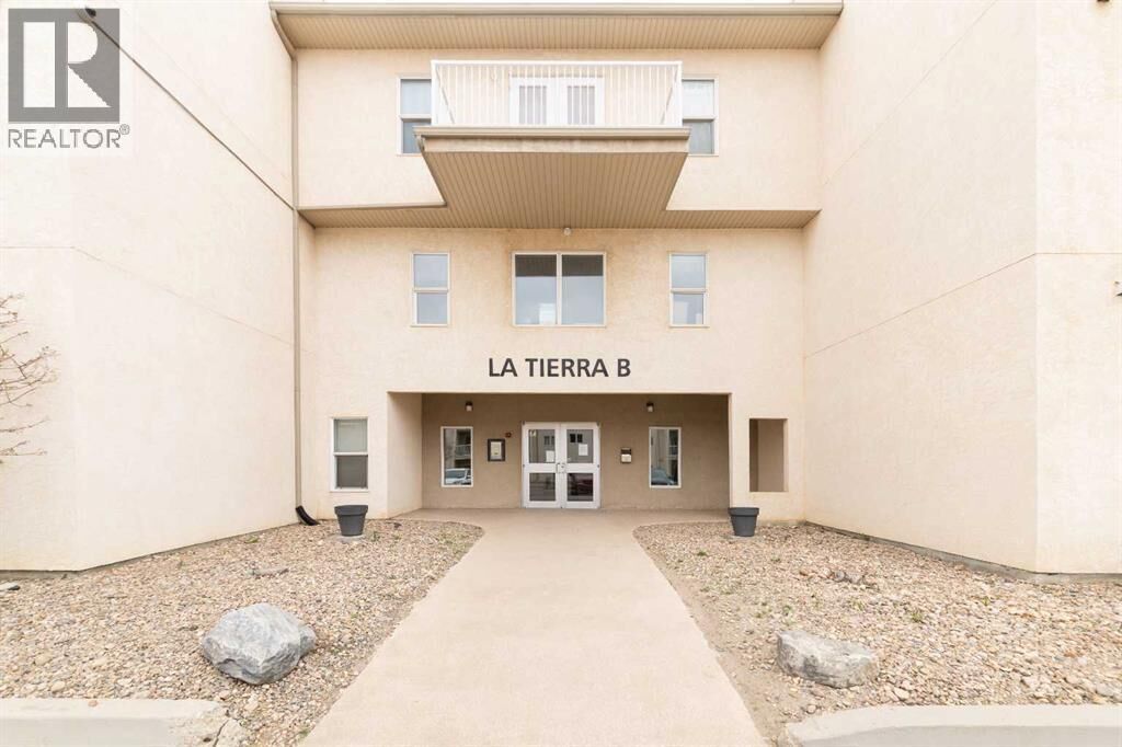 Property Photo:  6608 42 Street  AB T9V 3L1 