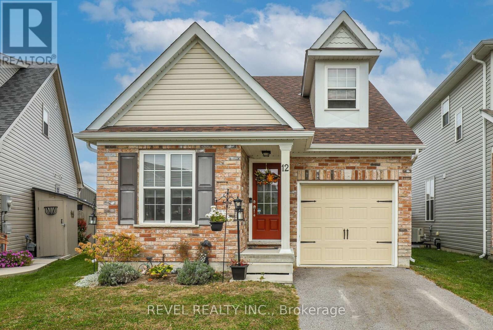 Property Photo: 12 Blueberry Lane ON K9V 0M2