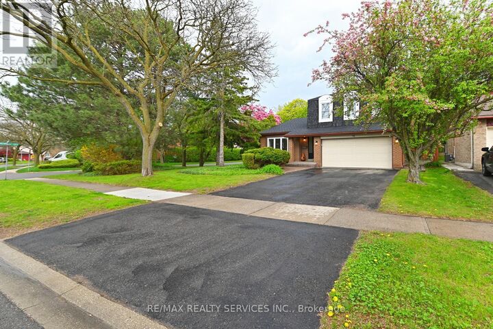 Property Photo:  65 Massey Street  ON L6S 3A3 